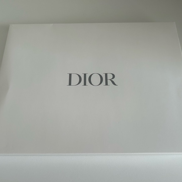 Dior Beauty Bag - Picture 2 of 5